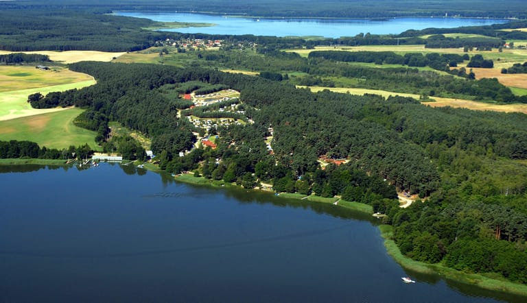 Gut baden, aber nicht am Meer. In einem Waldstück am Woblitzsee der Mecklenburgschen Seenplatte findet sich der Campingpark Havelberge.
