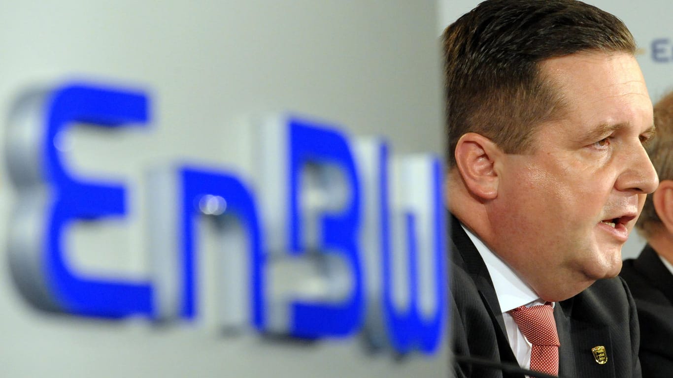 Stefan Mappus informiert 2010 in der EnBW-Zentrale in Karlsruhe über den Anteilskauf. Bis heute sorgt das Geschäft für Ärger.