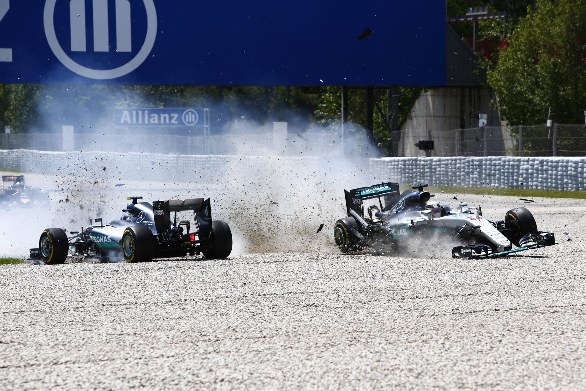 Da war für die beiden Mercedes-Piloten das Rennen bereits beendet.