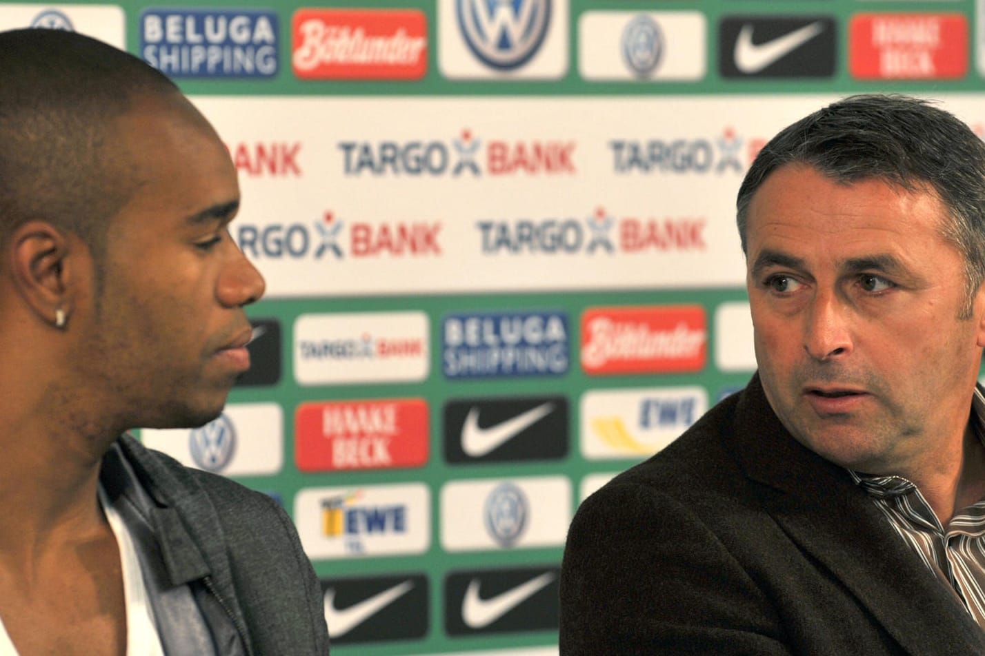 Naldo (li.) und Wolfsburgs Geschäftsführer Klaus Allofs gehen künftig getrennte Wege.