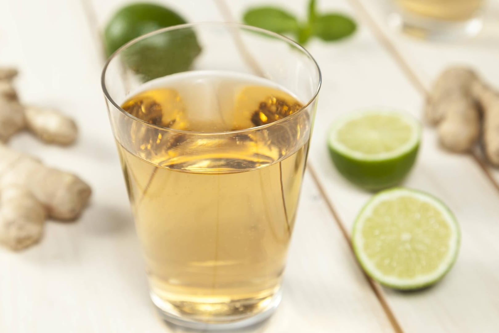 Bei selbstgemachtem Ginger Ale können Sie den Zuckergehalt nach Belieben variieren.