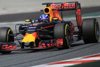 Schnell unterwegs: Max Verstappen im Red Bull bei den Testfahren in Barcelona.