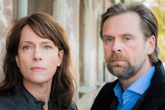 "Polizeiruf 110": Doreen Brasch (Claudia Michelsen) macht ihrem neuen Kollegen Dirk Köhler (Matthias Matschke) das Leben schwer. Warum eigentlich?