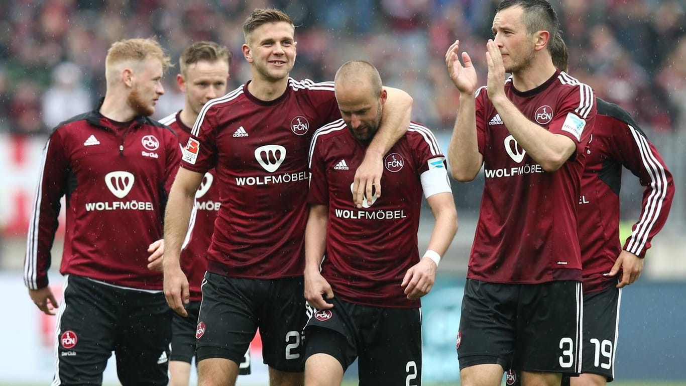 Noch ein verschworenes Team. Bei einem Nichtaufstieg droht die Mannschaft des 1. FC Nürnberg aber auseinanderzubrechen.