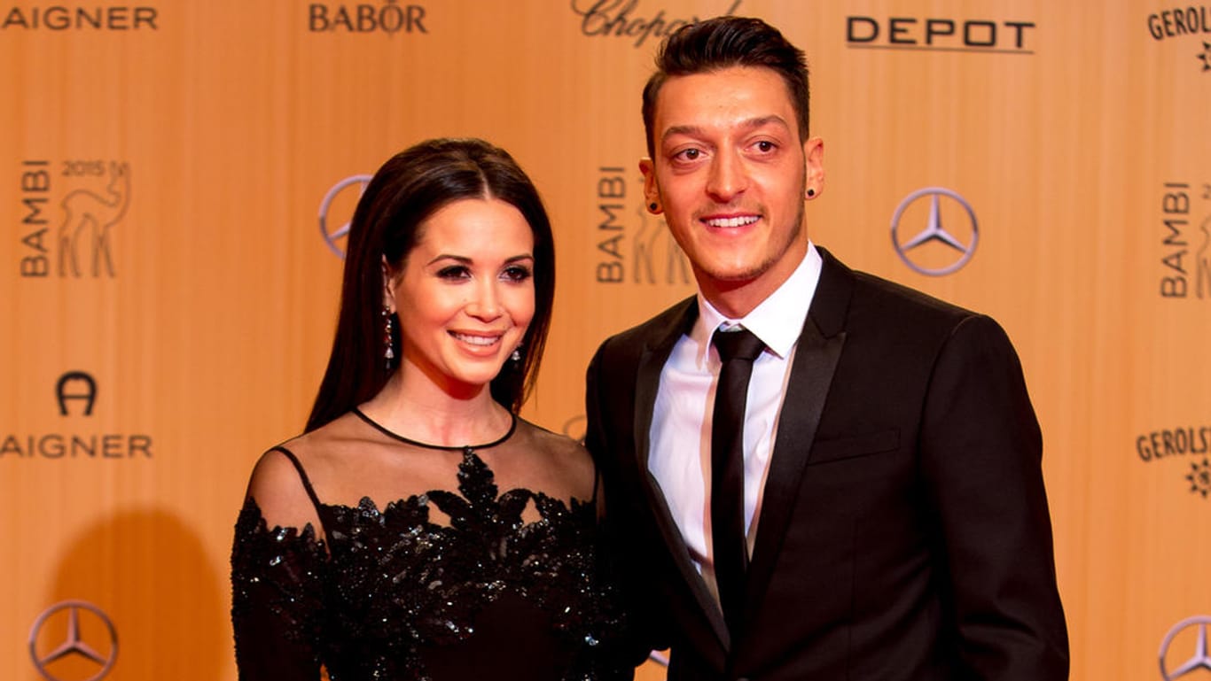 Mandy Grace Capristo und Mesut Özil bei der Bambi-Verleihung 2015.