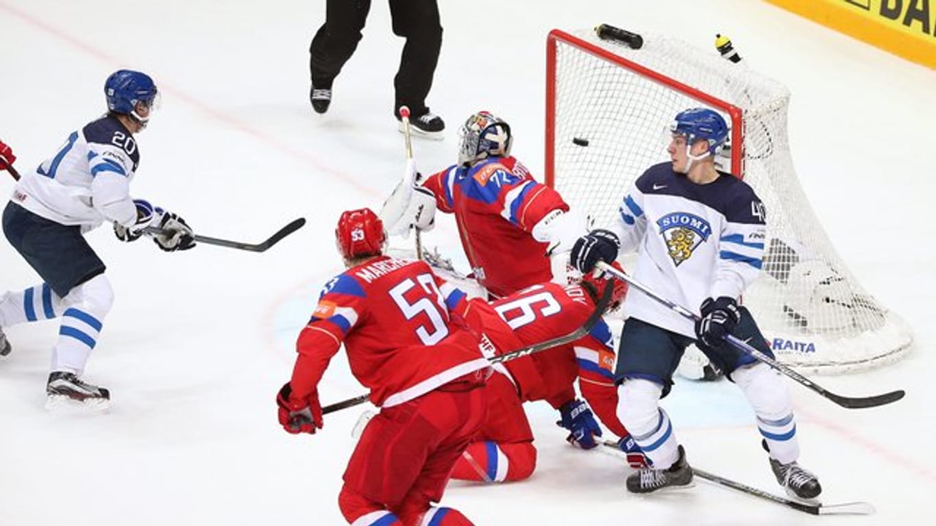 Die Finnen schießen einen ideenlosen Gastgeber aus dem WM-Turnier in Russland.