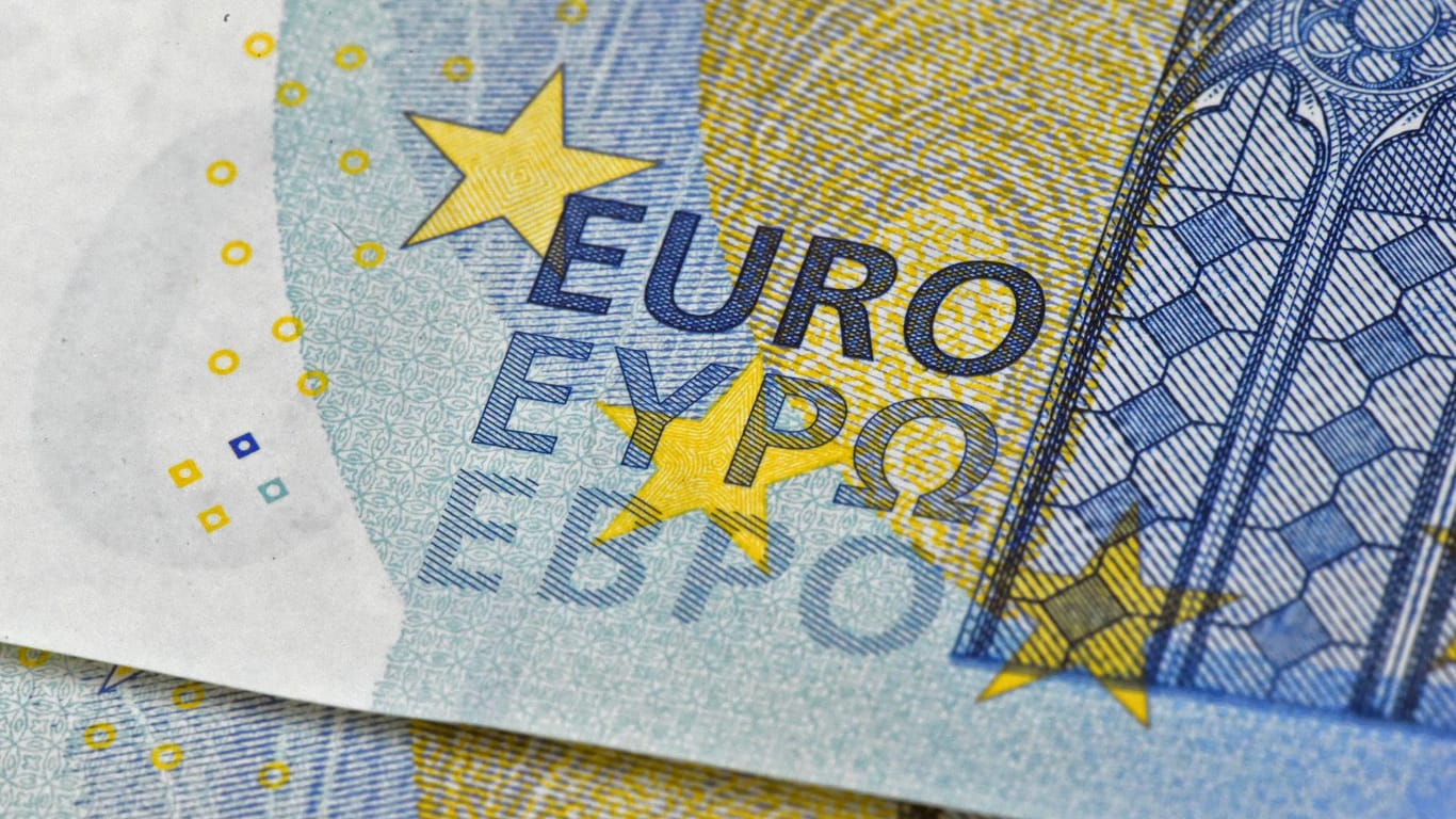 Zusätzliche Sicherheitsmerkmale sollen das Fälschen der neuen Eurobanknoten erschweren.
