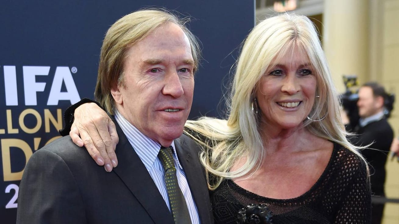 Günter Netzer (li.) und seine Ehefrau Elvira auf dem Roten Teppich einer FIFA-Veranstaltung.