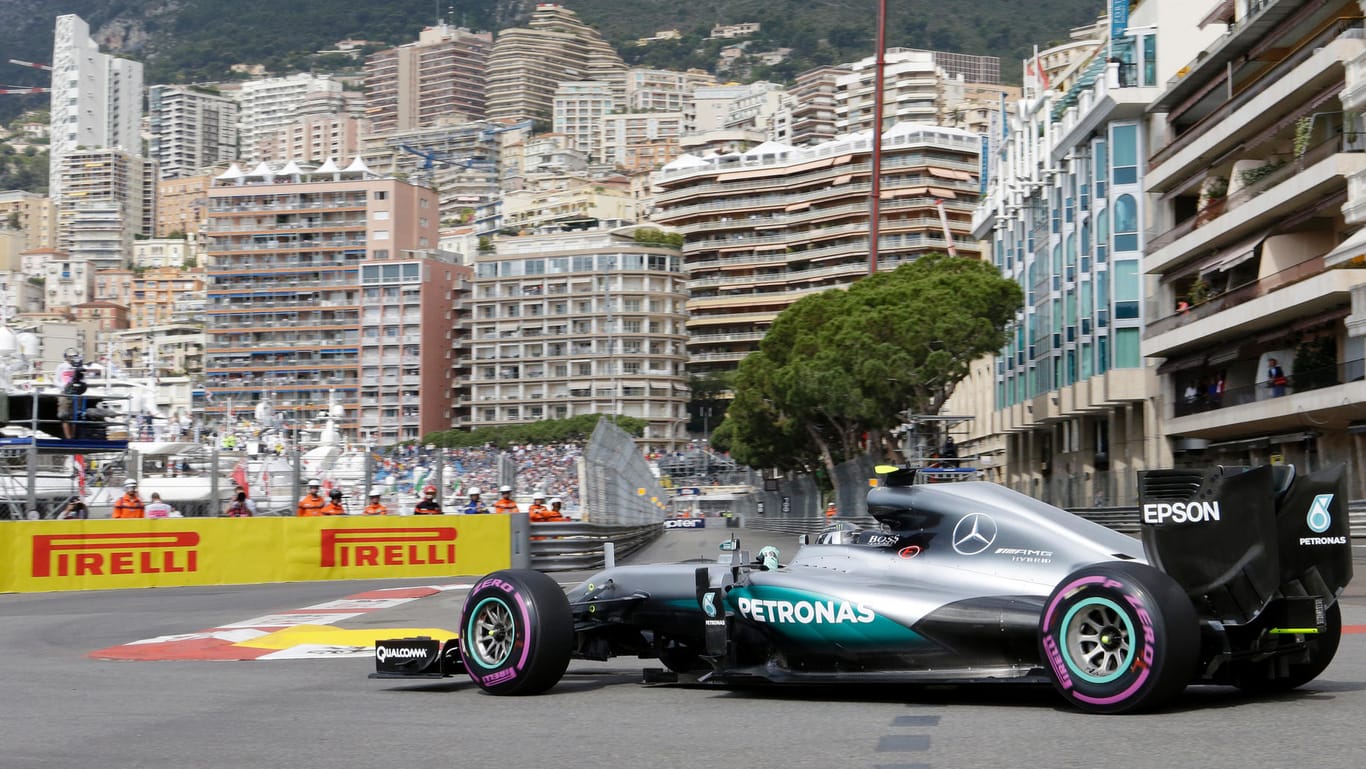 Nico Rosberg in seinem Mercedes beim freien Training in Monaco.