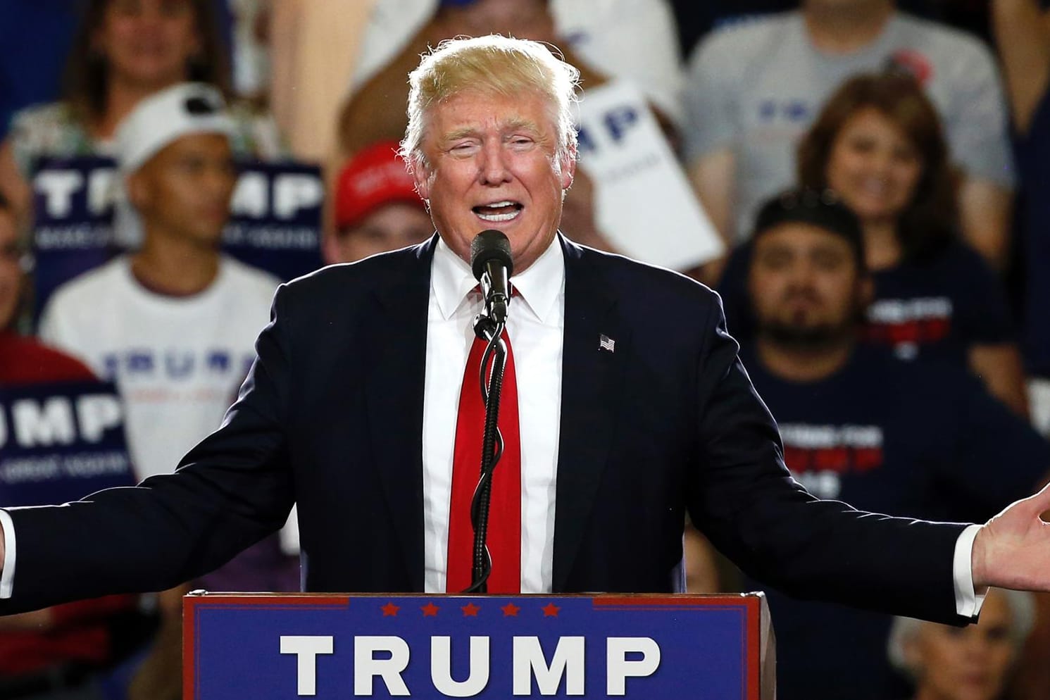 Donald Trump hat es geschafft: Er hat ausreichend Stimmen für die Kandidatur als republikanischer Präsidentschaftskandidat zusammen.