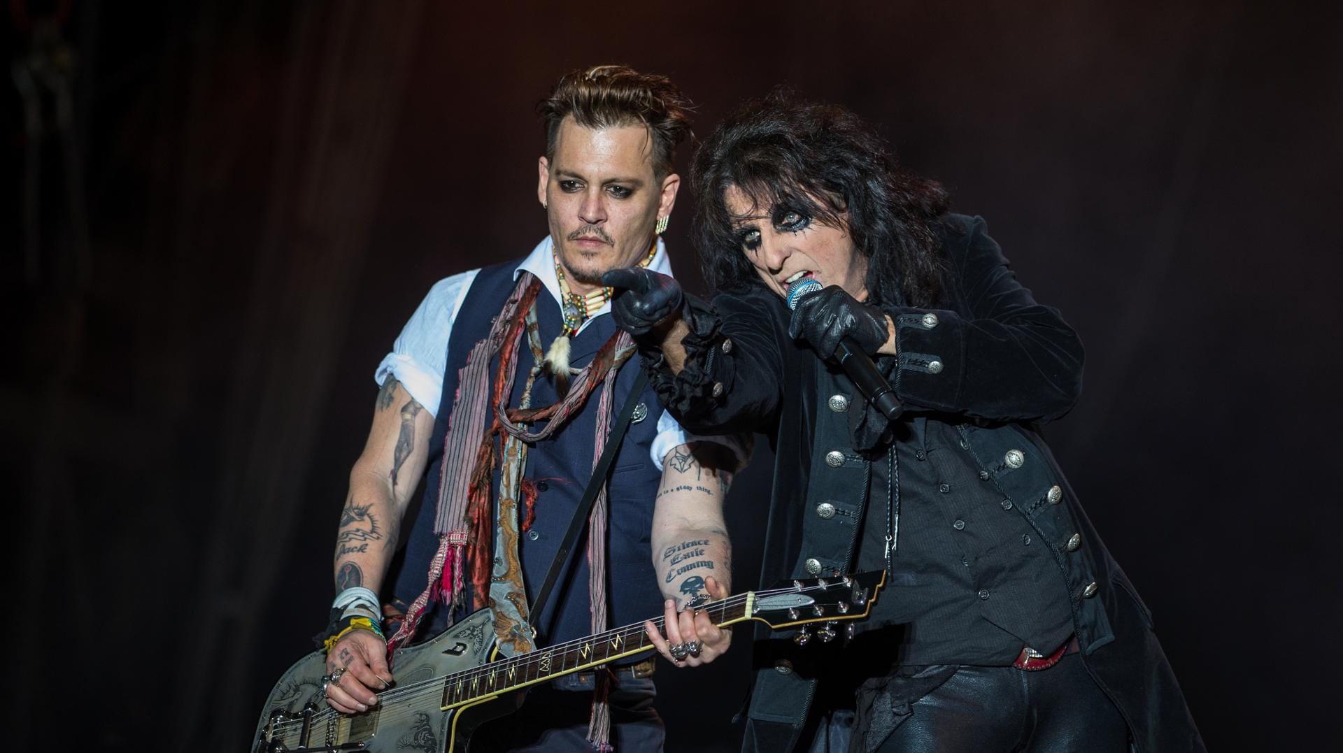 Gemeinsam mit Alice Cooper rockte Johnny Depp am Sonntag die Hessentags-Arena.
