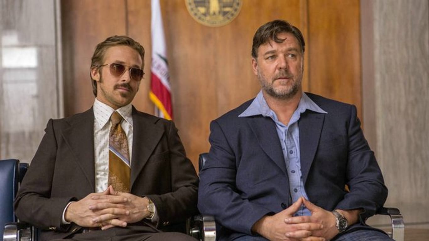 Zwei Privatdetektive, ein Auftrag: Ryan Gosling (l) und Russell Crowe in "The Nice Guys".