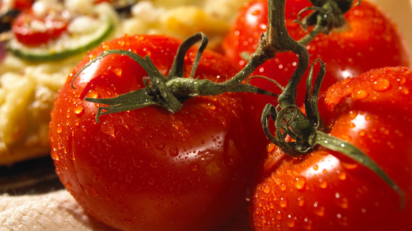 Viele Vitamine und der Pflanzenstoff Lykopin machen Tomaten zu einem wertvollen Lebensmittel.