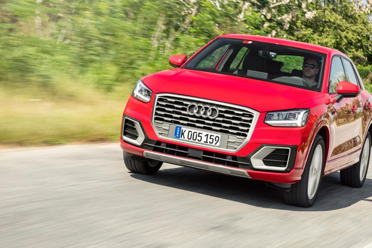 Ein Q2 bei voller Fahrt: Audi stieg 2016 mit dem Q2 ins Mini-SUV-Geschäft ein.