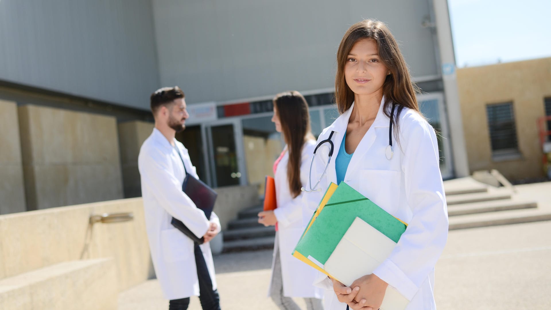 Wer Medizin studieren will, muss bei der Zulassung einige Hürden überspringen.