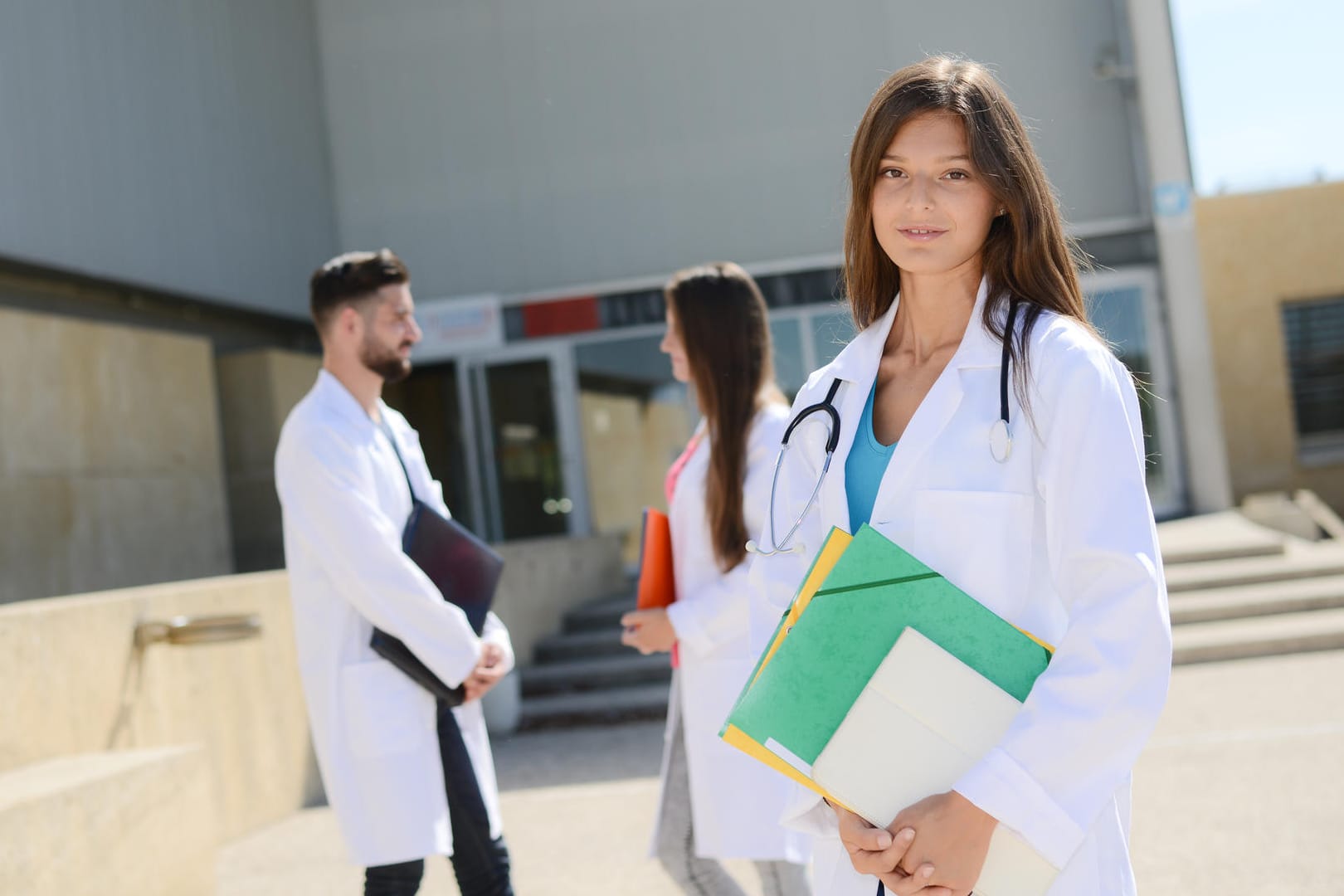 Wer Medizin studieren will, muss bei der Zulassung einige Hürden überspringen.