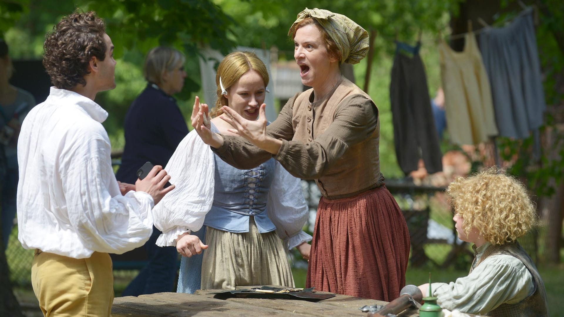 Szenenfoto aus "Der Prinz im Bärenfell", den die ARD im Sommer 2015 für die Filmreihe "Sechs auf einen Streich" drehte. Szenenfoto aus "Der Prinz im Bärenfell", den die ARD im Sommer 2015 für die Filmreihe "Sechs auf einen Streich" drehte.