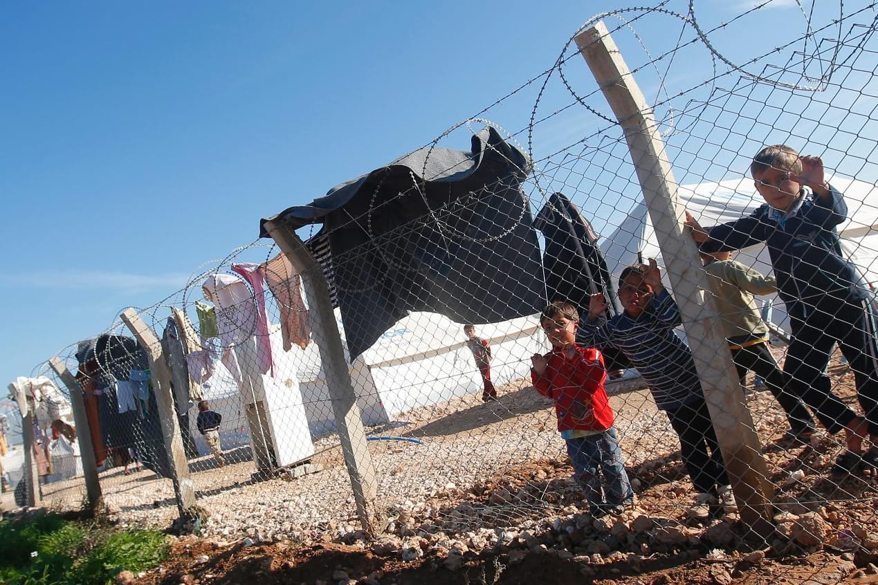 In der Türkei weitgehend auf sich allein gestellt: syrische Flüchtlinge in Camps.