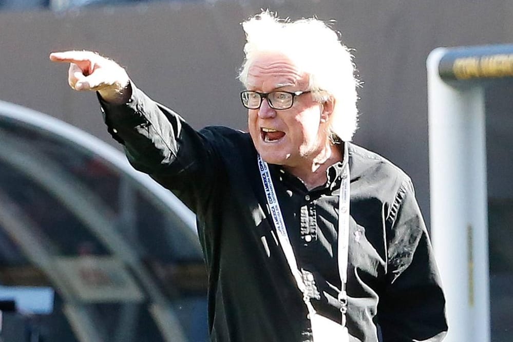 Aufgebracht: Jamaikas Trainer Winfried Schäfer musste eine Auftaktniederlage bei der Copa America verkraften.