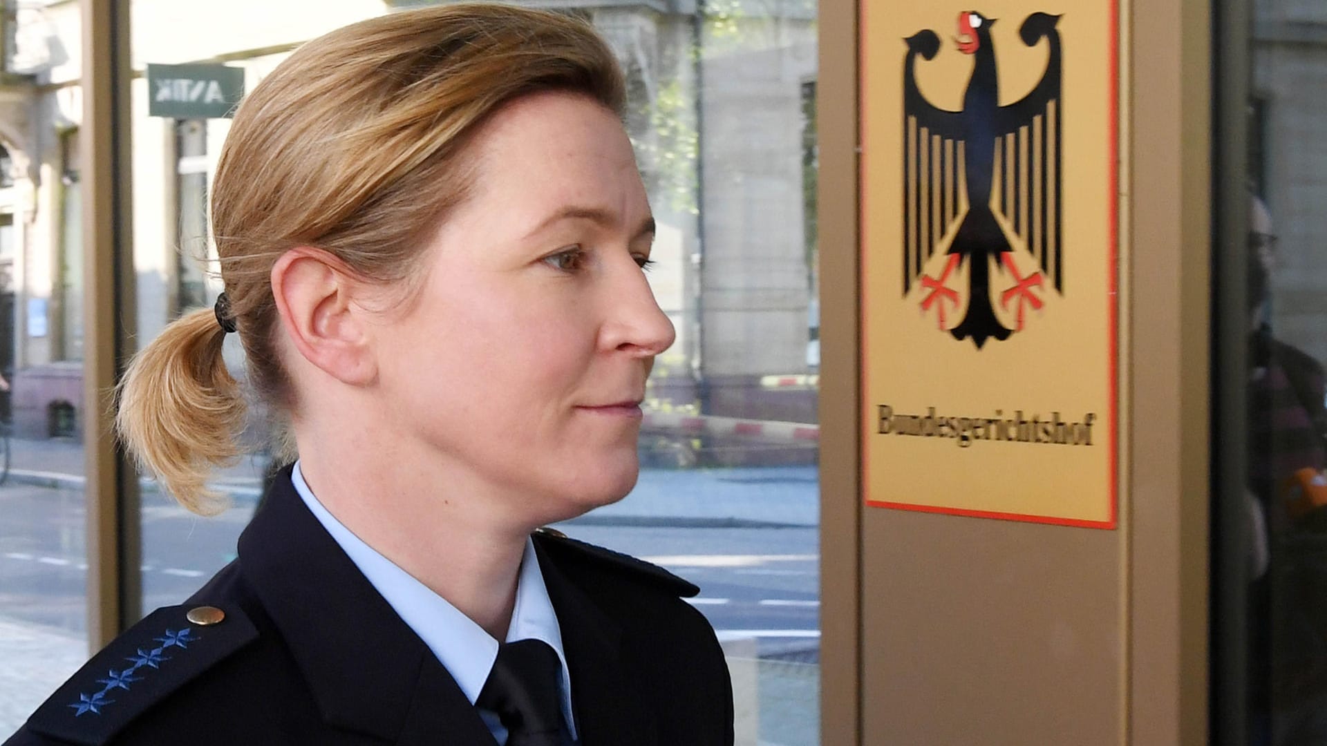 Eisschnellläuferin Claudia Pechstein, hier kurz vor der Urteilsverkündung beim Bundesgerichtshof.