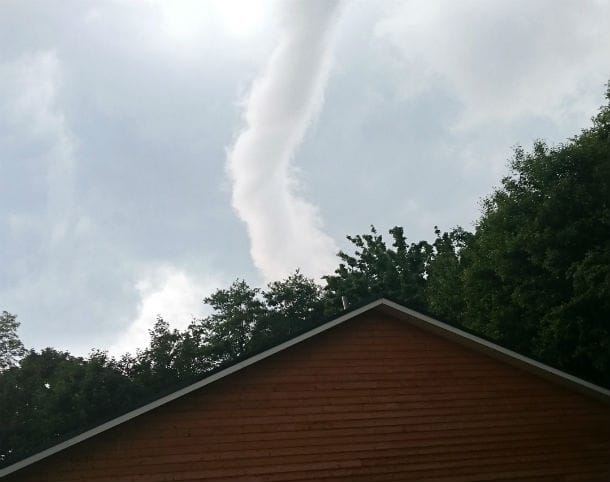 Ein Tornado - aufgenommen am Dienstag im Hamburger Stadtteil Farmsen.