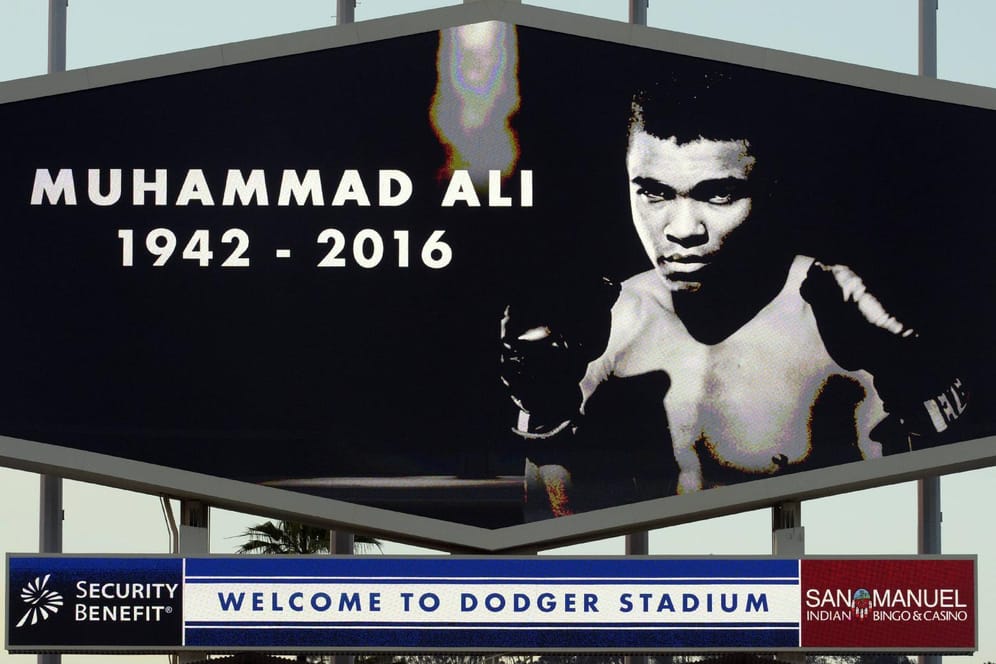 June 4 2016 Los Angeles California U S A moment of silence for Muhammad Ali prior to a Major