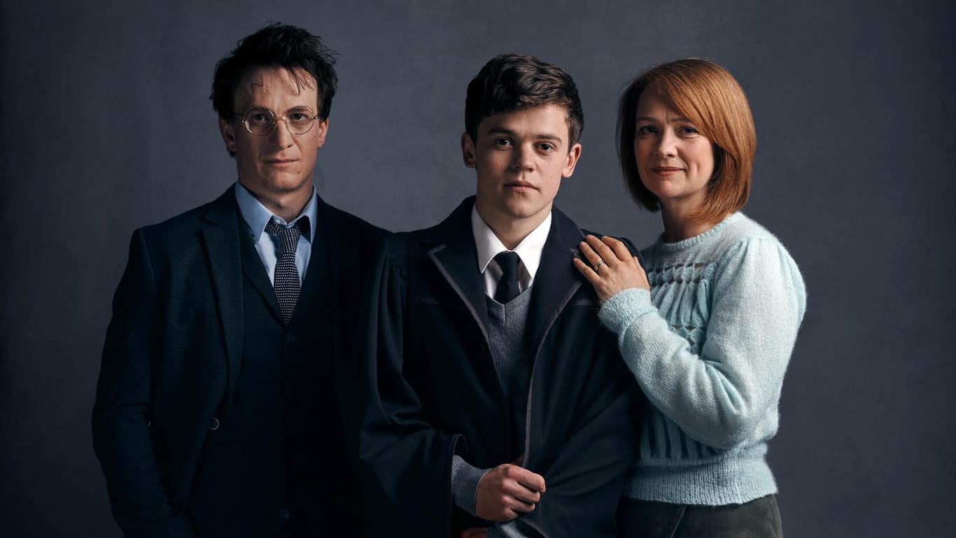 In "Harry Potter and the Cursed Child" ("Harry Potter und das verwunschene Kind") treten Jamie Parker als Harry Potter, Sam Clemmett als Albus Potter und Poppy Miller als Ginny (l.n.r.) auf.