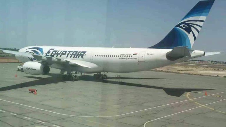 Die Maschine der Egyptair musste nach einer Bombendrohung notlanden.