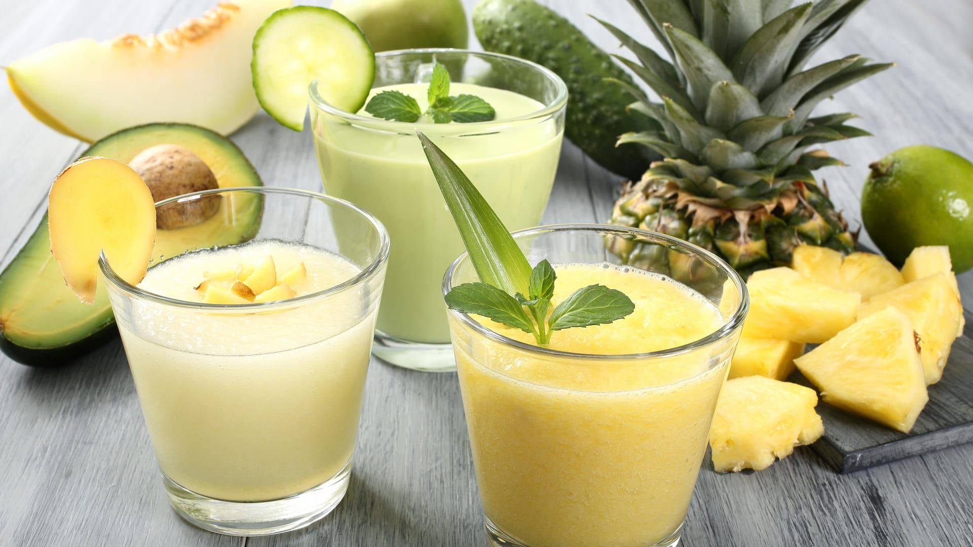 Smoothies: Besonders gut sind Smoothies mit verschiedenen Obst- und Gemüsesorten.