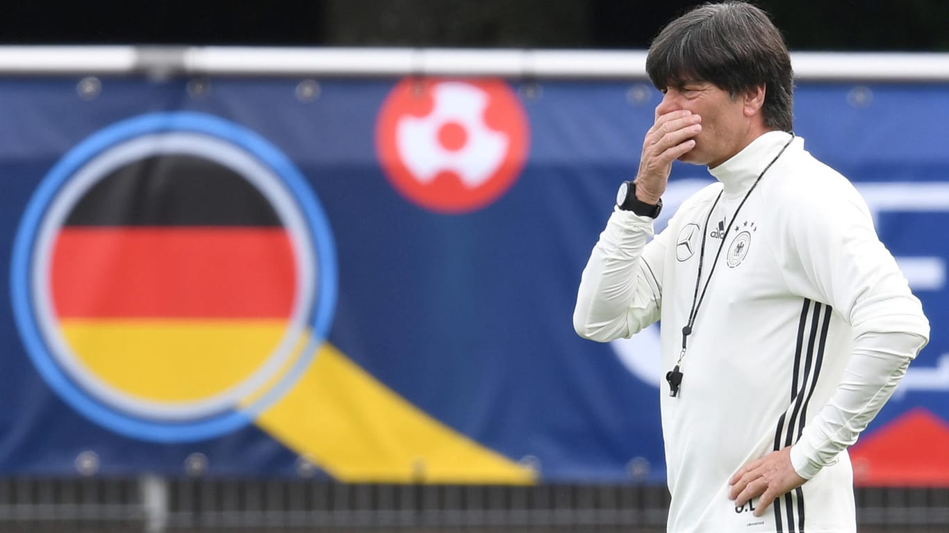 Verschnupft: Bundestrainer Joachim Löw muss sich mit dem ein oder anderen Problem herumärgern.