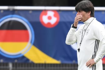 Verschnupft: Bundestrainer Joachim Löw muss sich mit dem ein oder anderen Problem herumärgern.