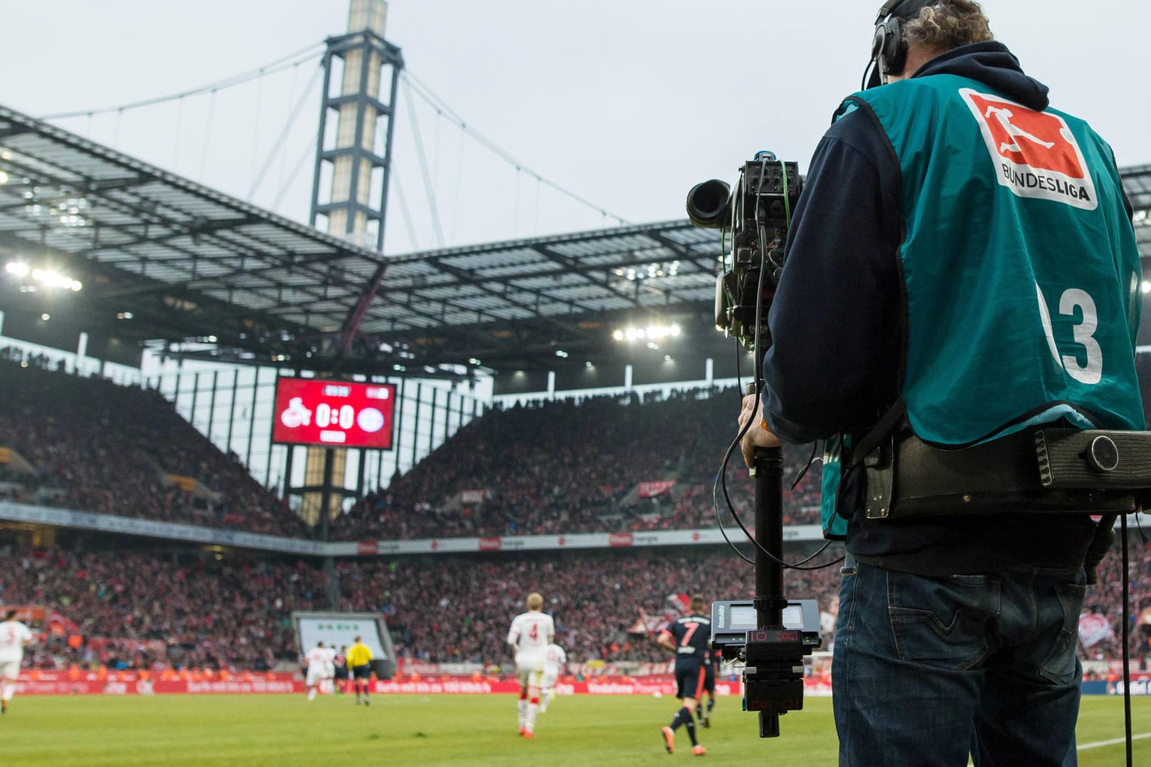 Blick in die Bundesliga: Ab der Saison 2017/2018 sind die TV-Rechte neu geregelt.