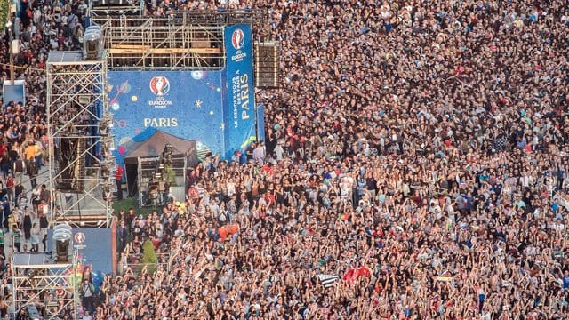 Zum Konzert des DJs strömten die Fans.