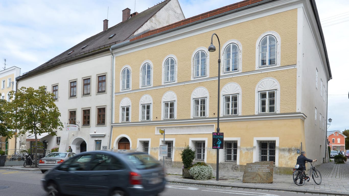 Adolf Hitlers Geburtshaus in Braunau am Inn.