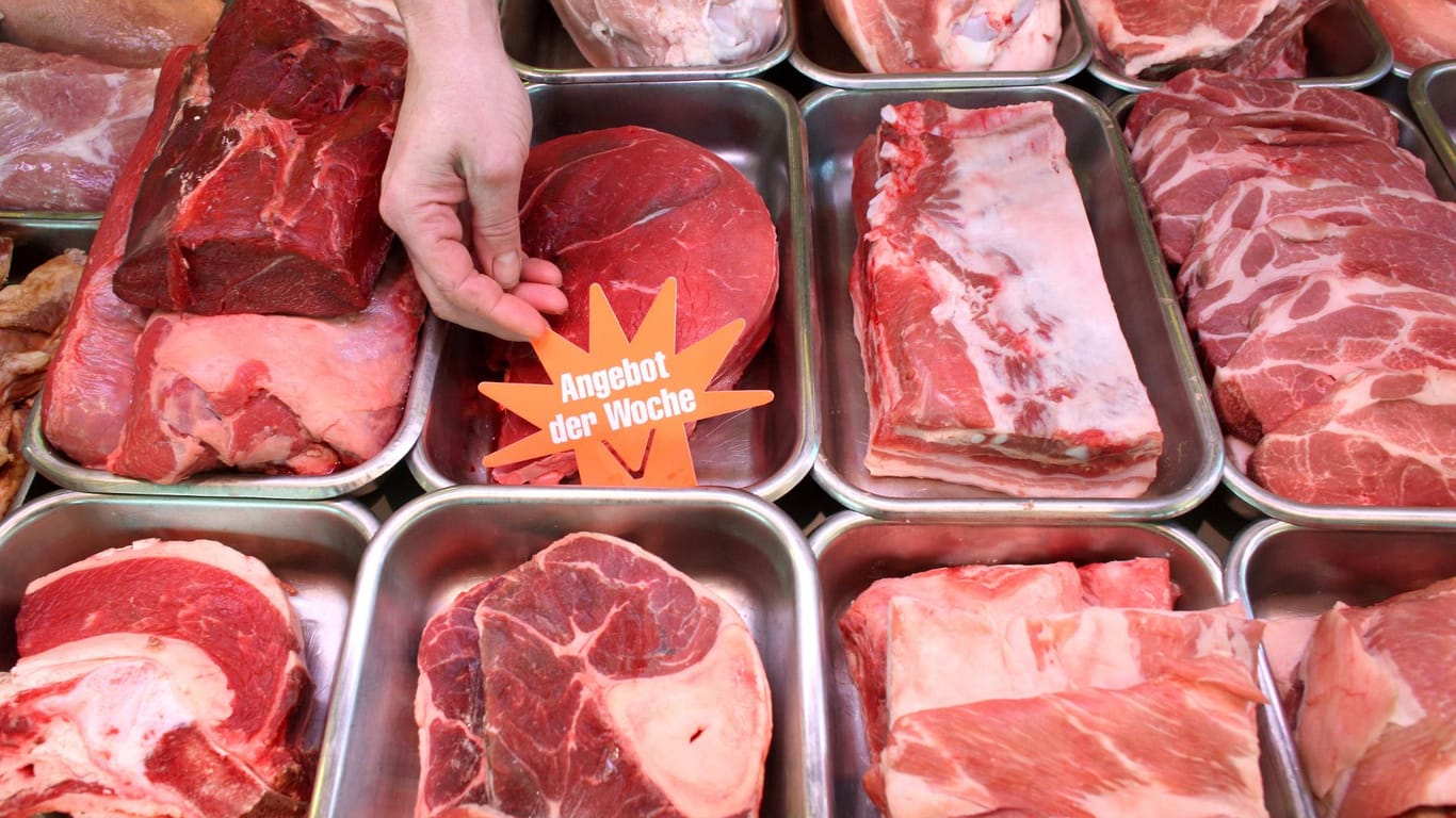 Verkaufstheke einer Fleischerei: Billig-Angebote sollen künftig verbannt werden.