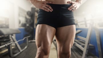 Zu einem sportlichen Körper gehören auch Beinmuskeln. Wer nur, den Oberkörper trainiert, erlangt keine wohlproportionierte Figur.