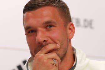 Lukas Podolski hat die Entwicklung der polnischen Nationalmannschaft gelobt.
