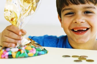 Taschengeld: Kinder geben ihr Taschengeld vor allem für Süßigkeiten aus.