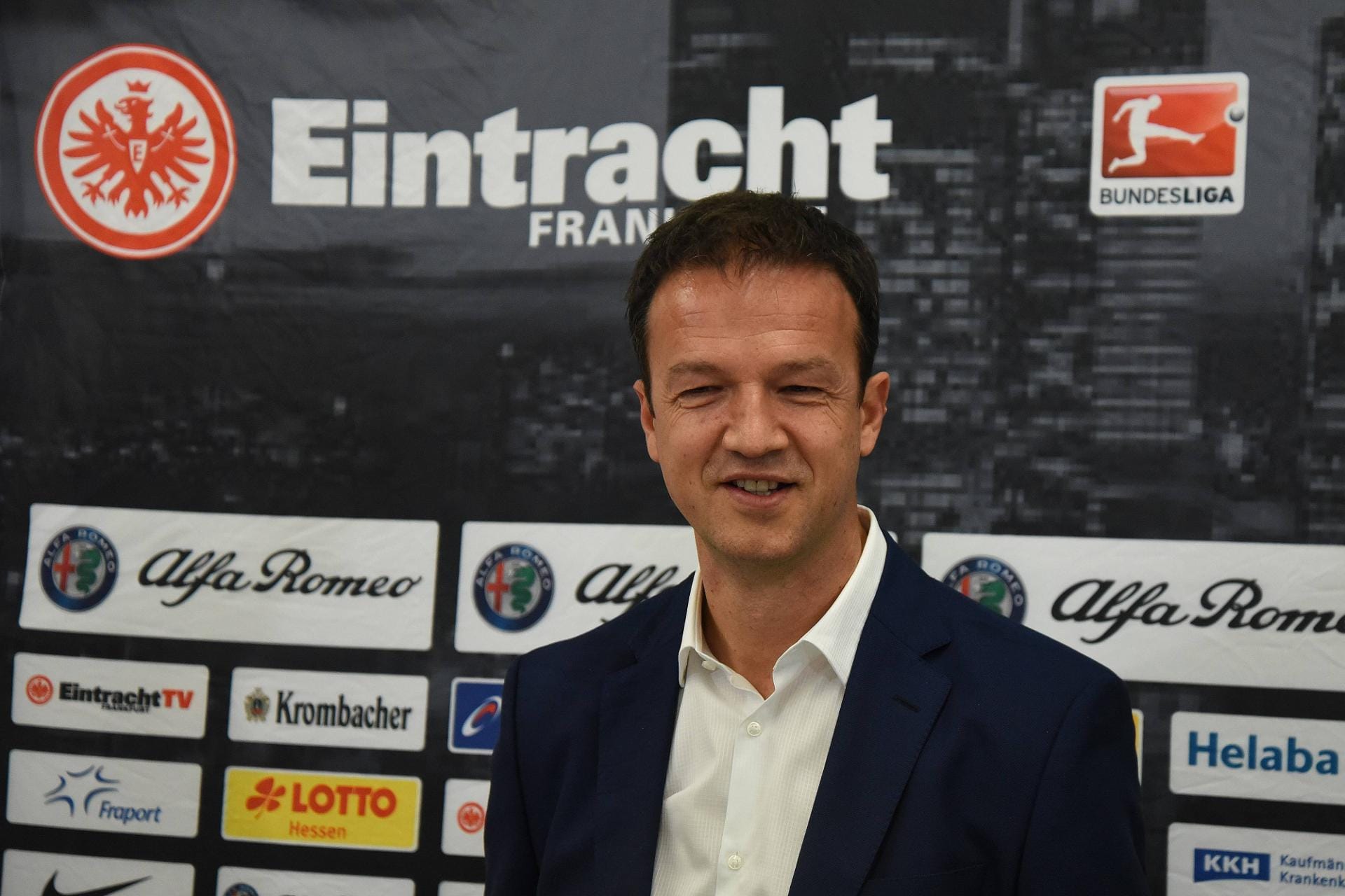 Fredi Bobic war von 2010 bis 2014 Sportdirektor beim VfB Stuttgart. Seit 1. Juni 2016 hat er das Amt des Sportvorstands bei Eintracht Frankfurt inne.