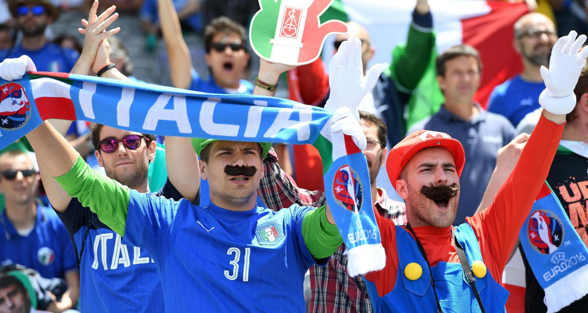 Auch die Fans der Squadra Azzurra freuen sich auf das Duell der beiden Fußball-Nationen. Nach dem Auftaktsieg gegen Belgien (2:0) kann Italien mit einem Sieg über die Skandinavier den Achtelfinal-Einzug bereits vorzeitig perfekt machen.