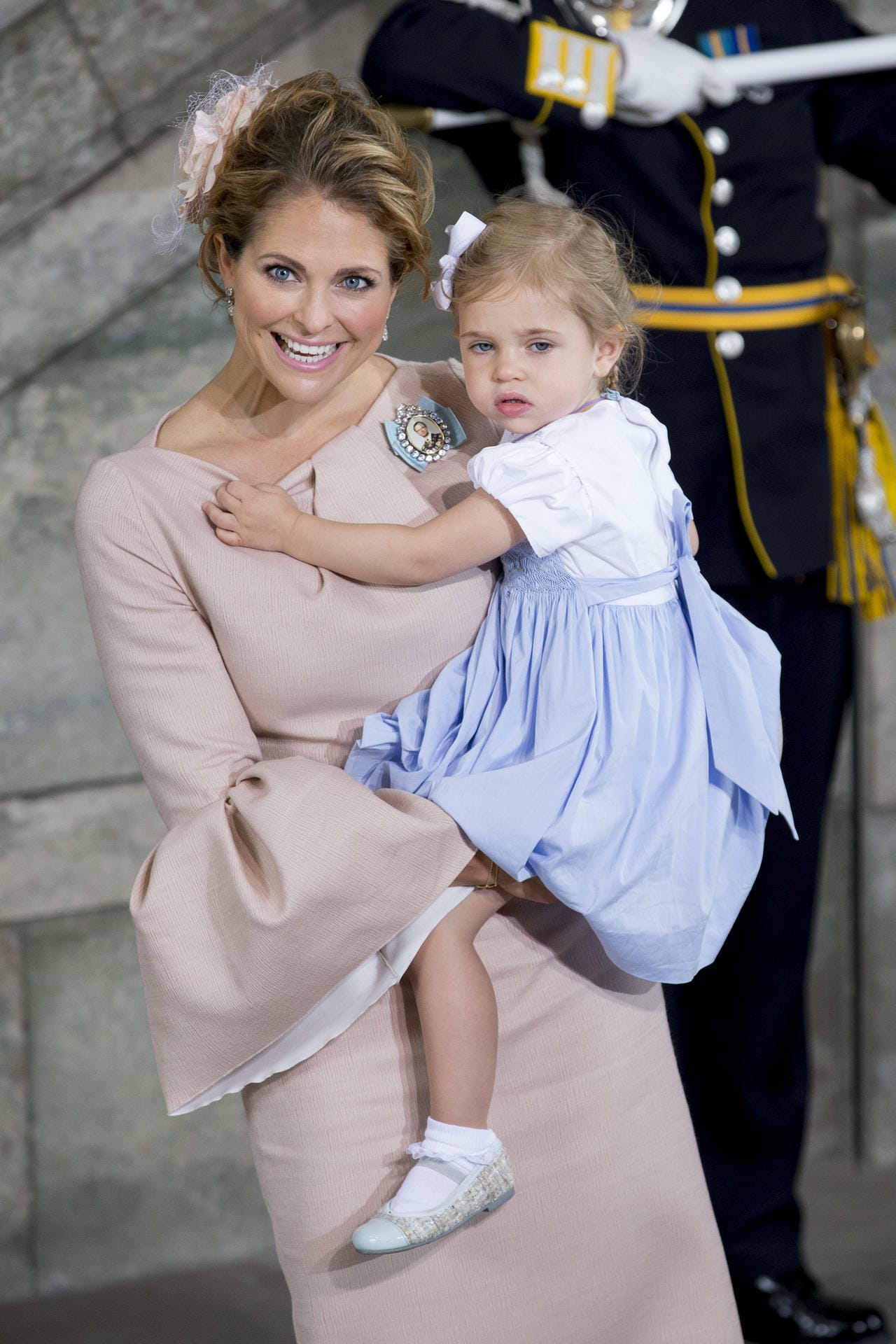Prinzessin Madeleine, die jüngste Tochter von König Carl Gustaf, ist bereits zweifache Mutter. Mit Ehemann Chris O'Neill bekam sie 2014 Töchterchen Leonore.
