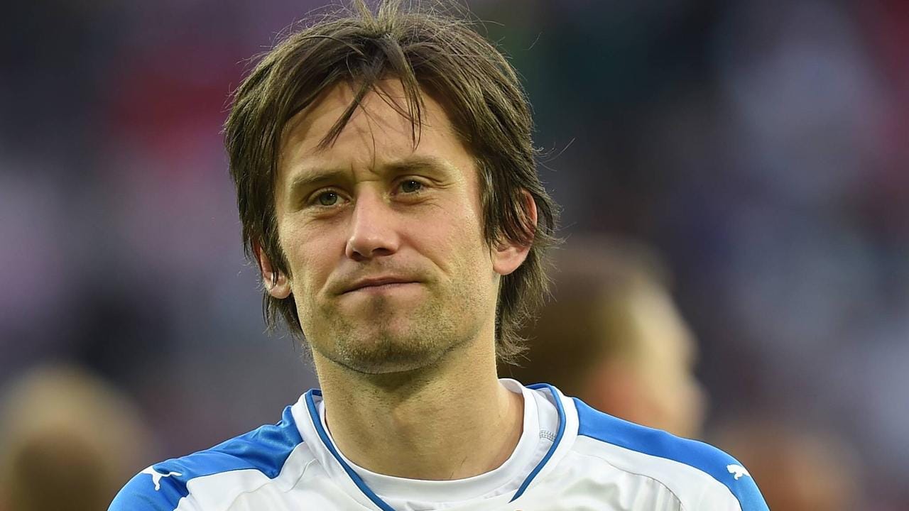Für Tomas Rosicky ist die EM-Endrunde in Frankreich vorzeitig beendet. Für Tomas Rosicky ist die EM-Endrunde in Frankreich vorzeitig beendet.