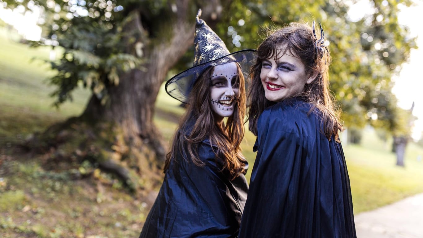 Eine Verkleidung als Hexe ist für Halloween oder Fasching eine tolle Idee.
