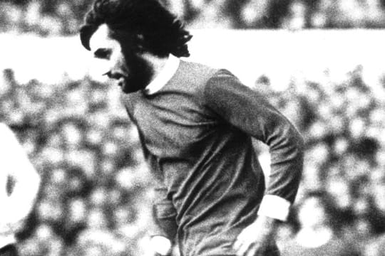 George Best ist unumstritten einer der größten Namen der britischen Fußballgeschichte.