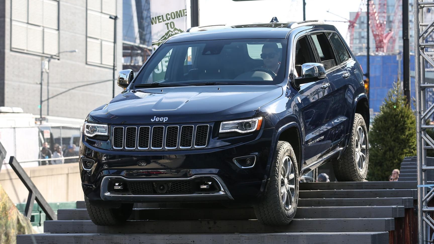 So einen Jeep Grand Cherokee fuhr Anton Yelchin.