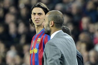 Foto aus gemeinsamen Tagen: 2010 spielte Zlatan Ibrahimovic noch für den FC Barcelona unter Trainer Pep Guardiola.