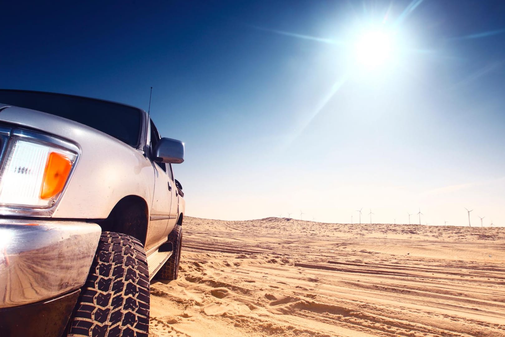 Sonnenschutz im Auto ist bei Ausflügen im Sommer besondern wichtig.