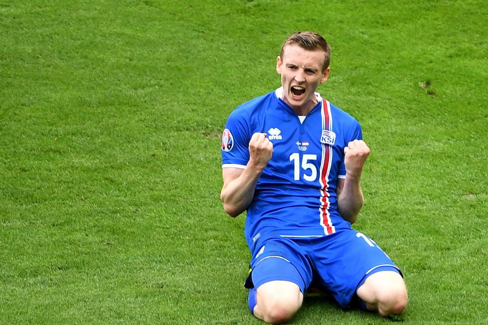 Jon Dadi Bödvarsson jubelt nach seinem Treffer zum 1:0 für Island.