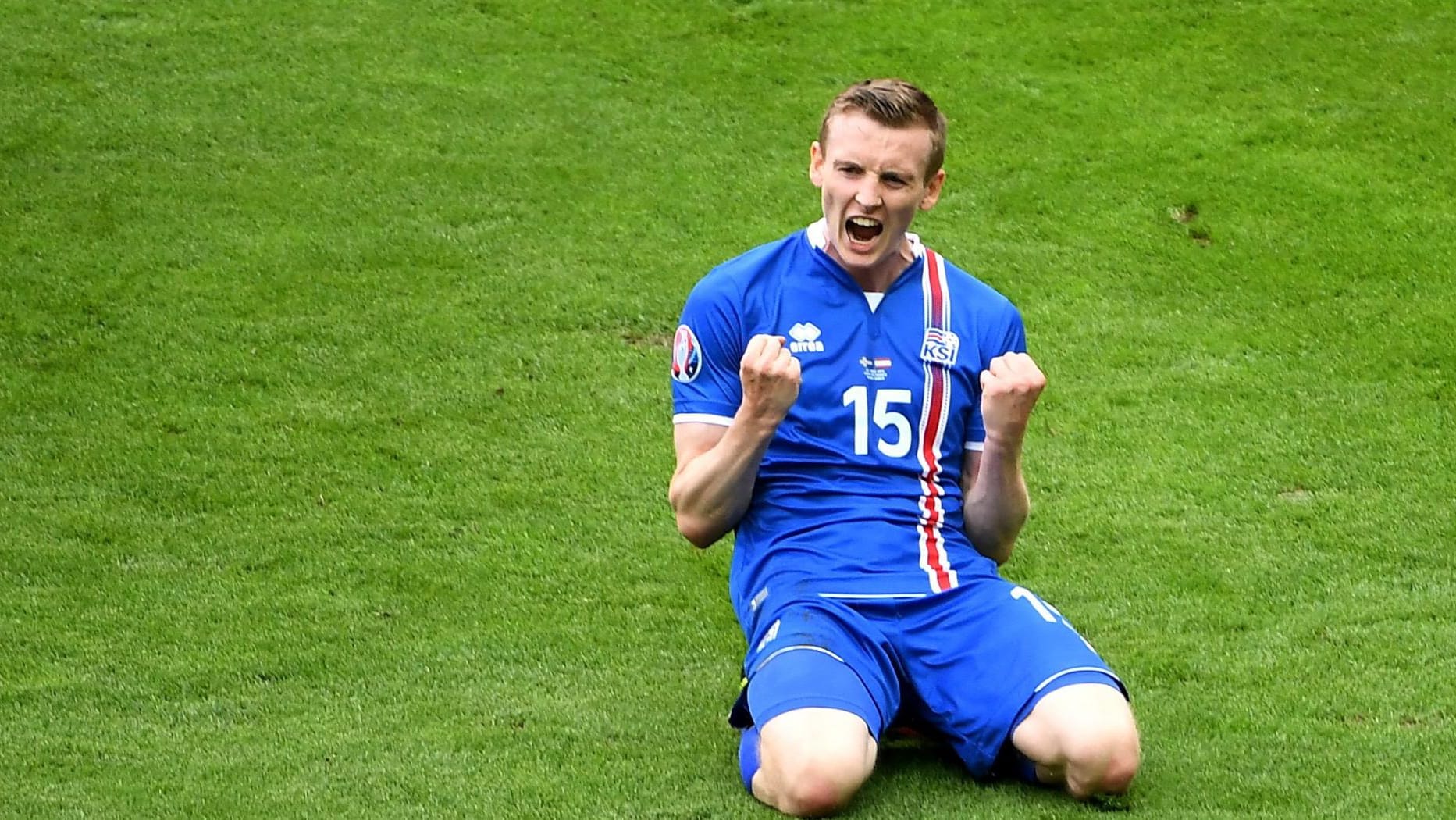Jon Dadi Bödvarsson jubelt nach seinem Treffer zum 1:0 für Island.