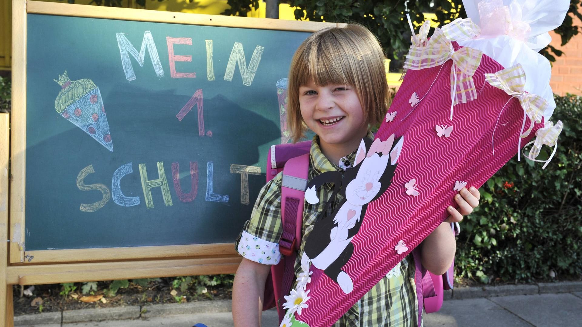 Mit unseren Bastelideen zaubern Sie Ihrem Kind zur Einschulung garantiert ein Lächeln ins Gesicht.